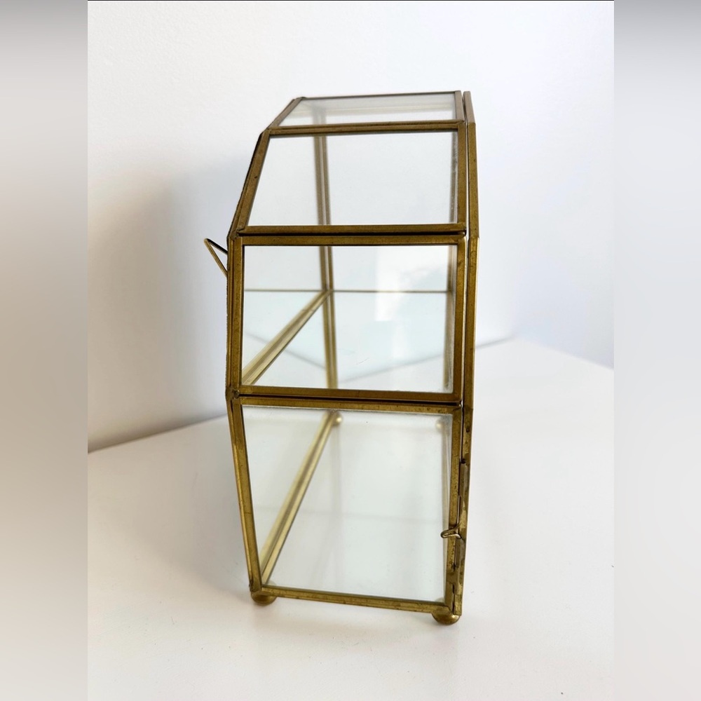 Vintage Left-Angled Quarter-Circle Brass and Glass Curio Display Cabinet - Picture 5 of 9